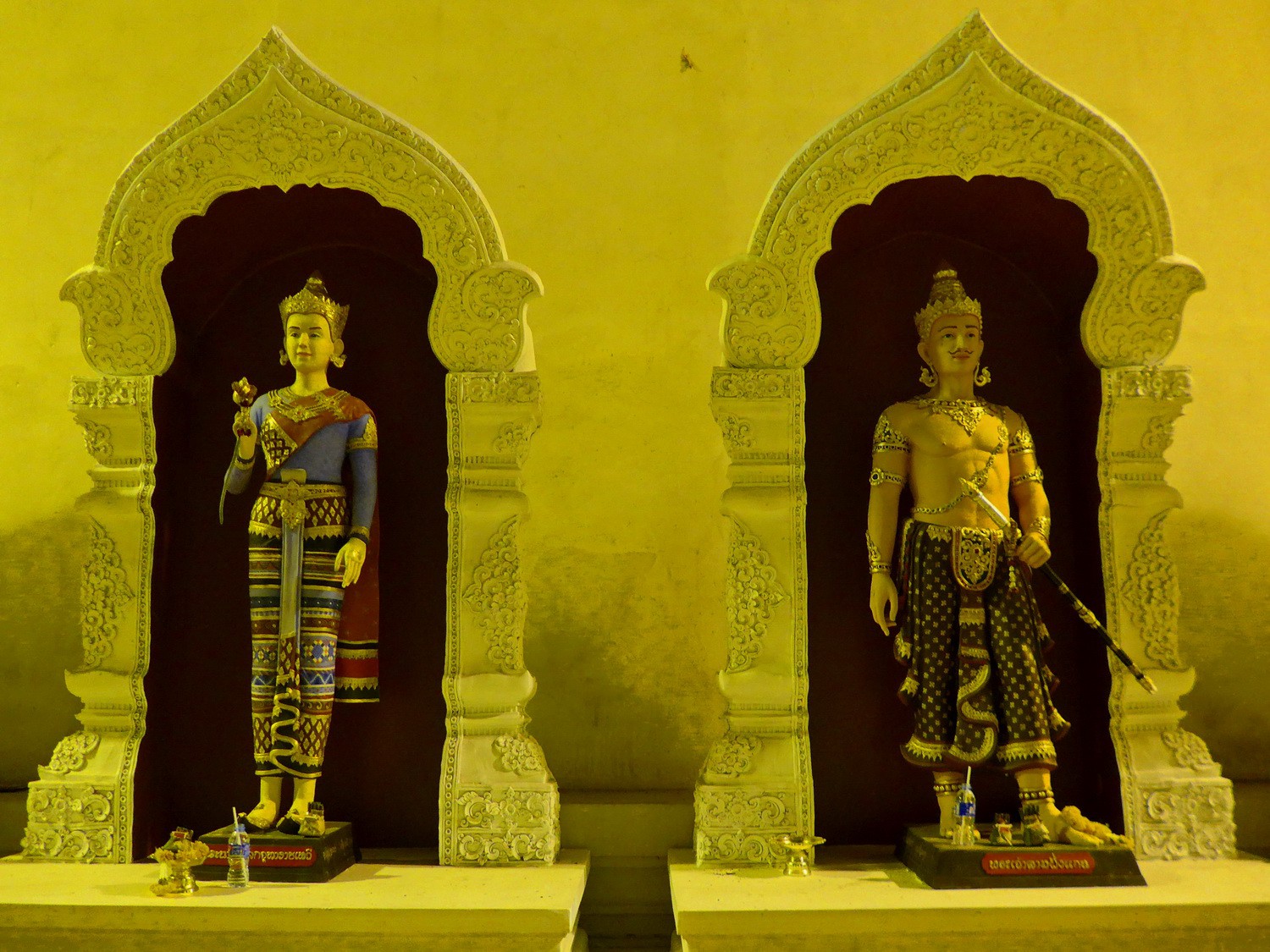 Two figurines